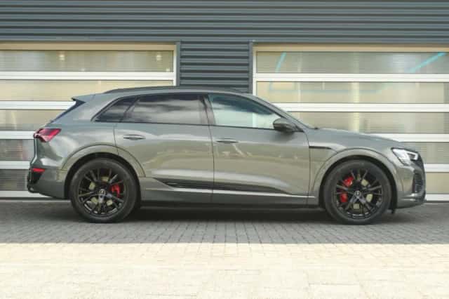 Audi Q8 e-tron (2023) thumbnail 3