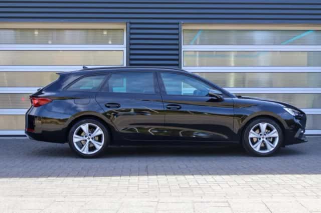 SEAT Leon Sportstourer (2022) thumbnail 3