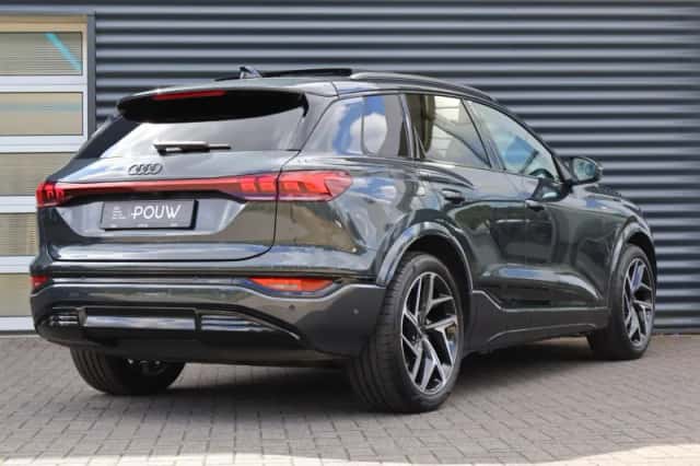 Audi Q6 e-tron (2025) thumbnail 2