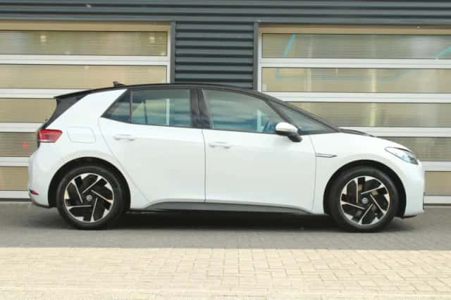 Volkswagen ID.3 (2022) thumbnail 3