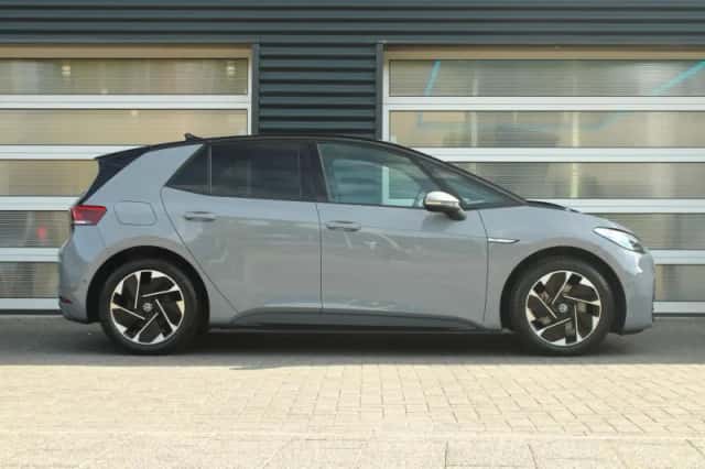 Volkswagen ID.3 (2023) thumbnail 3