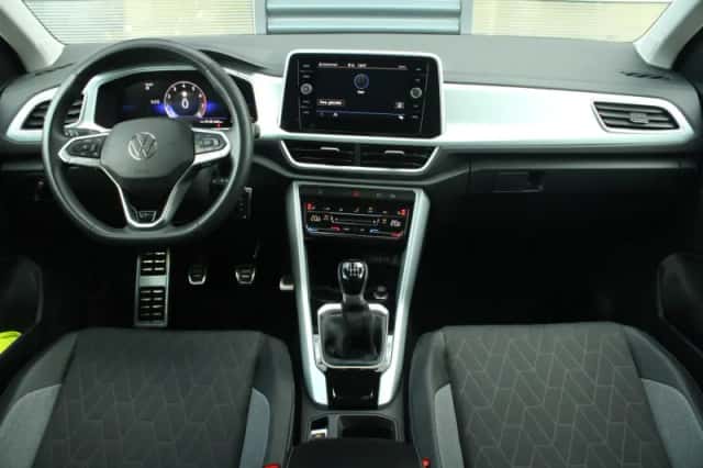Volkswagen T-Roc (2025) thumbnail 5
