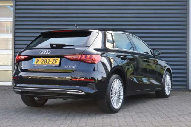 Audi A3 (2023) thumbnail 2