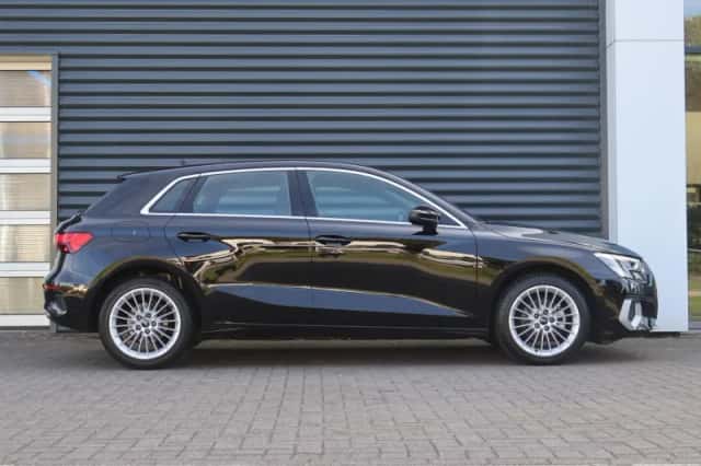 Audi A3 (2023) thumbnail 3
