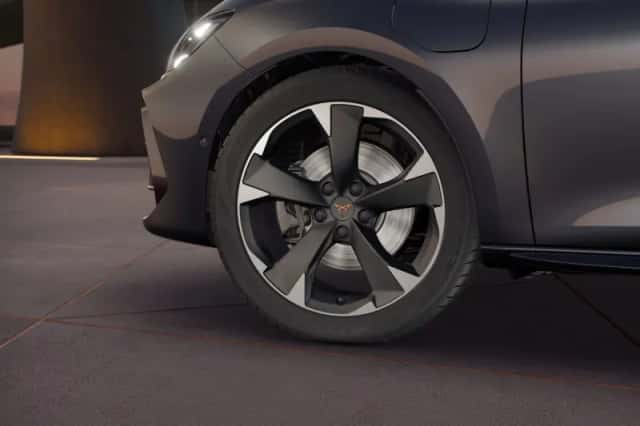 CUPRA Leon (2026) thumbnail 5