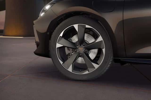 CUPRA Leon (2026) thumbnail 5