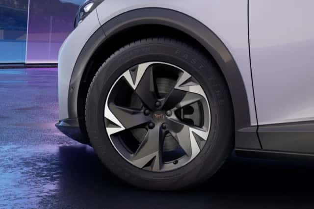 CUPRA Tavascan (2026) thumbnail 5