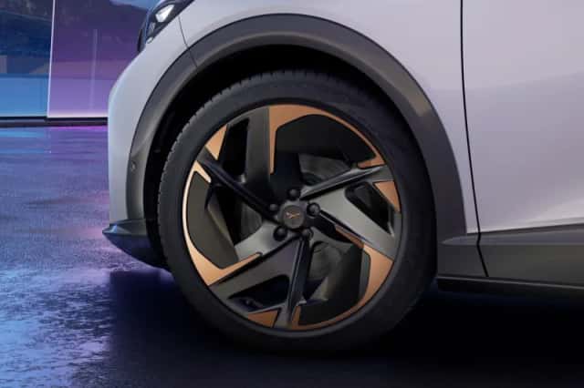 CUPRA Tavascan (2026) thumbnail 5