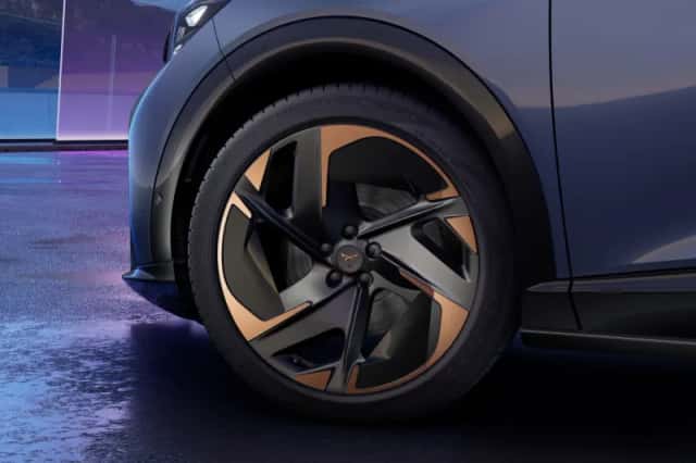 CUPRA Tavascan (2026) thumbnail 5