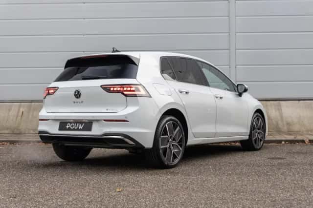 Volkswagen Golf (2026) thumbnail 2
