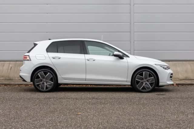 Volkswagen Golf (2026) thumbnail 3