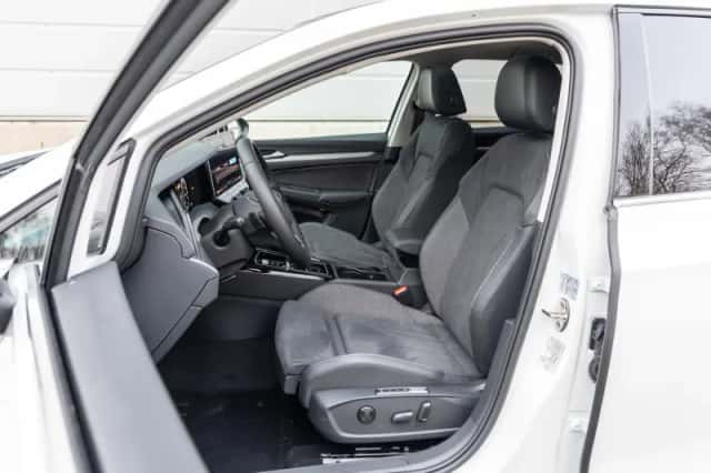 Volkswagen Golf (2026) thumbnail 4