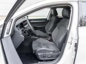 Volkswagen Golf (2026) thumbnail 4