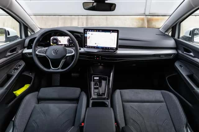 Volkswagen Golf (2026) thumbnail 5