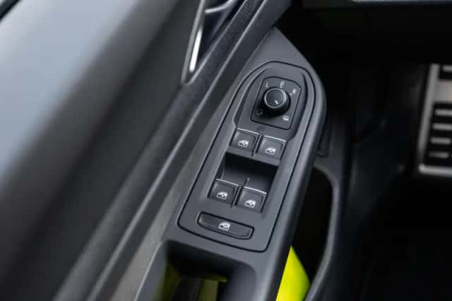 Volkswagen Golf (2025) thumbnail 31