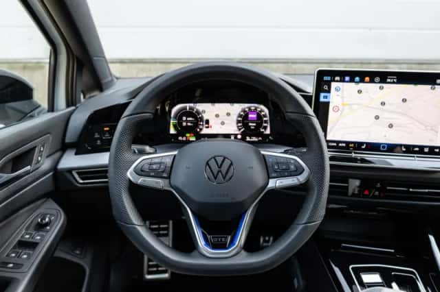 Volkswagen Golf (2025) thumbnail 33