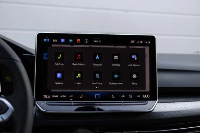 Volkswagen Golf (2025) thumbnail 36