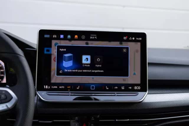 Volkswagen Golf (2025) thumbnail 42