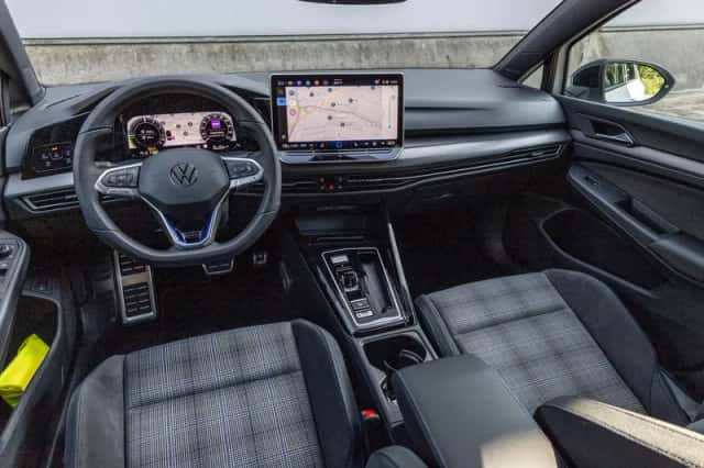 Volkswagen Golf (2025) thumbnail 43