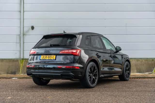 Audi Q5 (2022) thumbnail 2