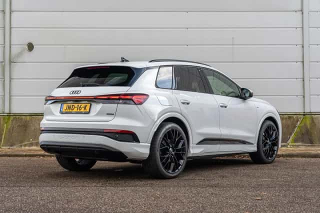 Audi Q4 e-tron (2025) thumbnail 2