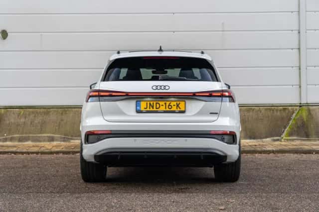 Audi Q4 e-tron (2025) thumbnail 9