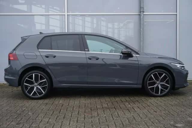 Volkswagen Golf (2025) thumbnail 3