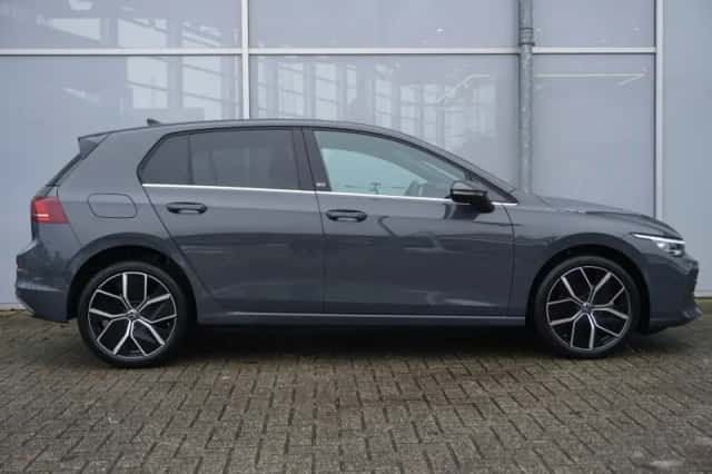Volkswagen Golf (2025) thumbnail 3