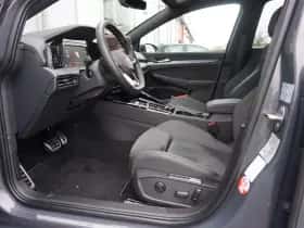 Volkswagen Golf (2025) thumbnail 4