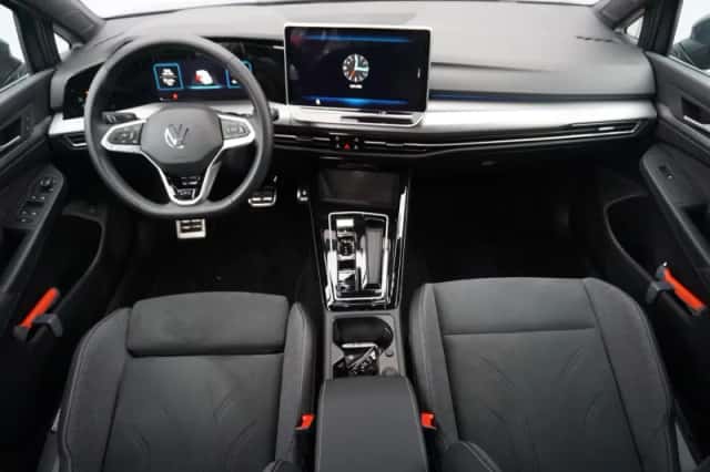 Volkswagen Golf (2025) thumbnail 5
