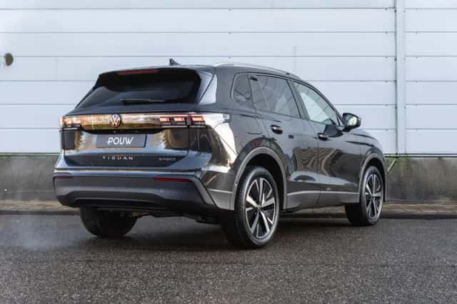 Volkswagen Tiguan (2026) thumbnail 2