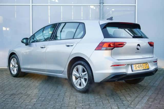 Volkswagen Golf (2023) thumbnail 11