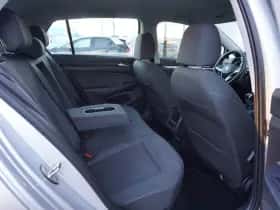 Volkswagen Golf (2023) thumbnail 15