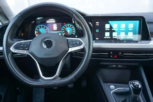 Volkswagen Golf (2023) thumbnail 19