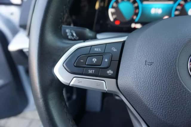 Volkswagen Golf (2023) thumbnail 22