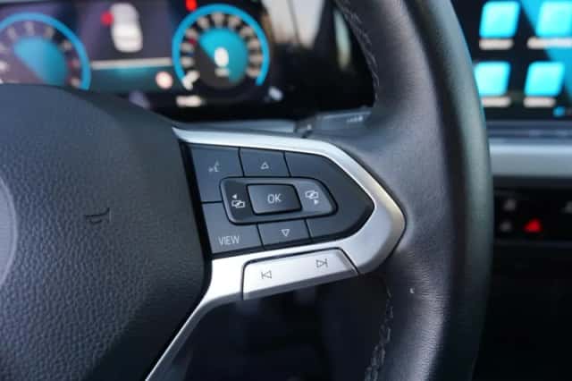 Volkswagen Golf (2023) thumbnail 23