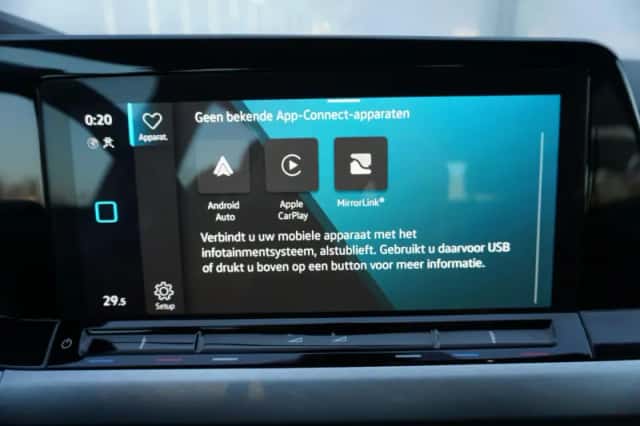 Volkswagen Golf (2023) thumbnail 25