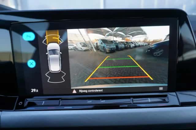 Volkswagen Golf (2023) thumbnail 26