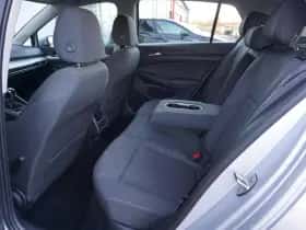 Volkswagen Golf (2023) thumbnail 36