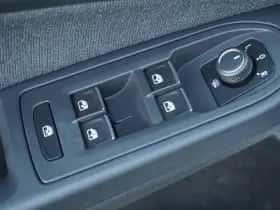 Volkswagen Golf (2023) thumbnail 37