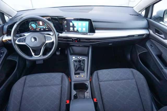 Volkswagen Golf (2023) thumbnail 5