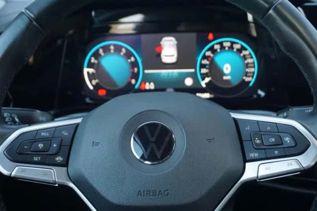 Volkswagen Golf (2023) thumbnail 41