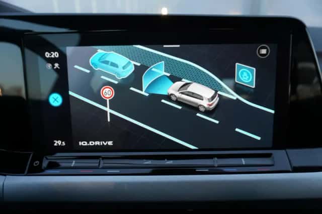 Volkswagen Golf (2023) thumbnail 51