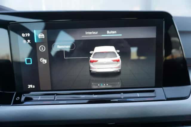 Volkswagen Golf (2023) thumbnail 63
