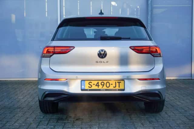 Volkswagen Golf (2023) thumbnail 10