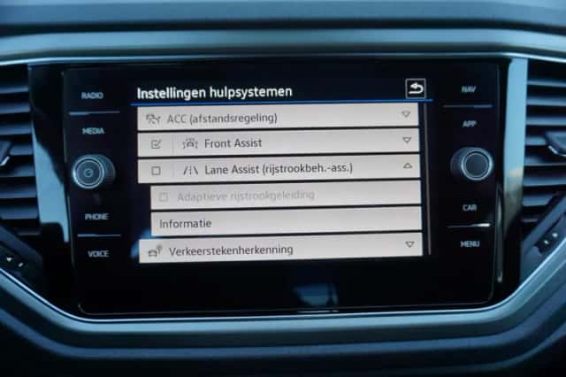 Volkswagen T-Roc (2021) thumbnail 53