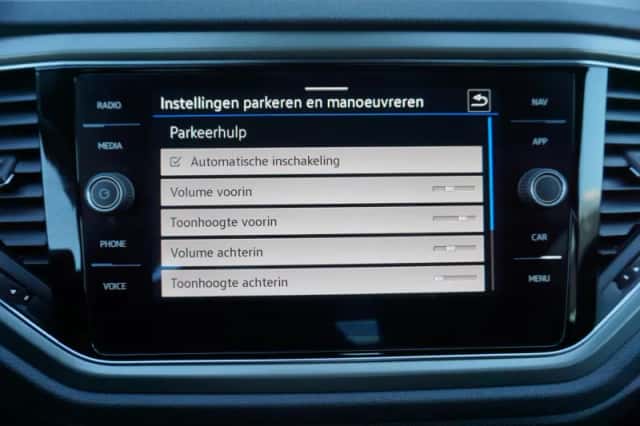 Volkswagen T-Roc (2021) thumbnail 56