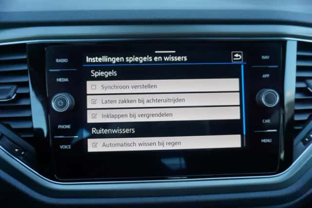 Volkswagen T-Roc (2021) thumbnail 58
