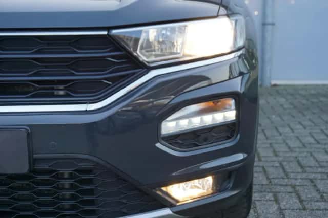 Volkswagen T-Roc (2021) thumbnail 9