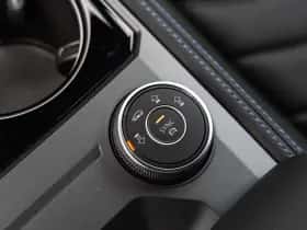 Volkswagen Touareg thumbnail 43